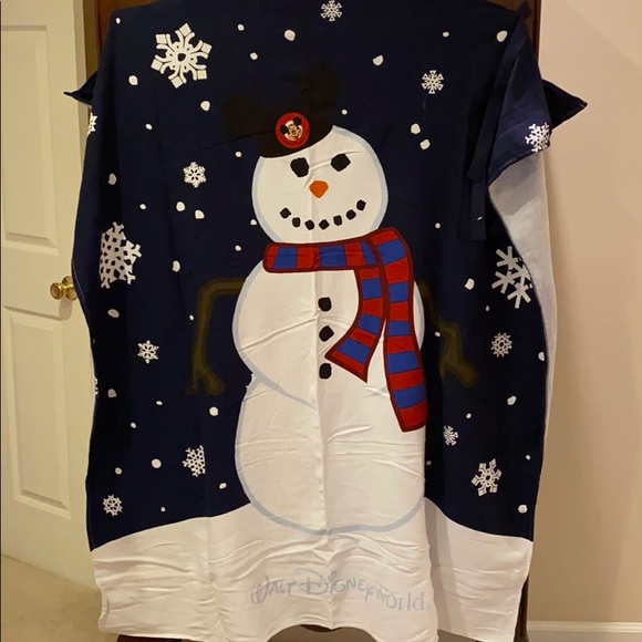 Disney Other - Vintage Walt Disney World holiday throw (2008)